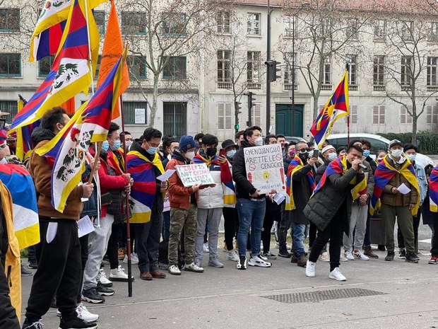 ཕ་རན་སི་རྒྱ་ནག་གཞུང་ཚབ་མདུན་བོད་དོན་ངོ་རྒོལ་གྱི་ལས་འགུལ། ཕ་རན་སི་རྒྱ་ནག་གཞུང་ཚབ་མདུན་བོད་དོན་ངོ་རྒོལ་གྱི་ལས་འགུལ།