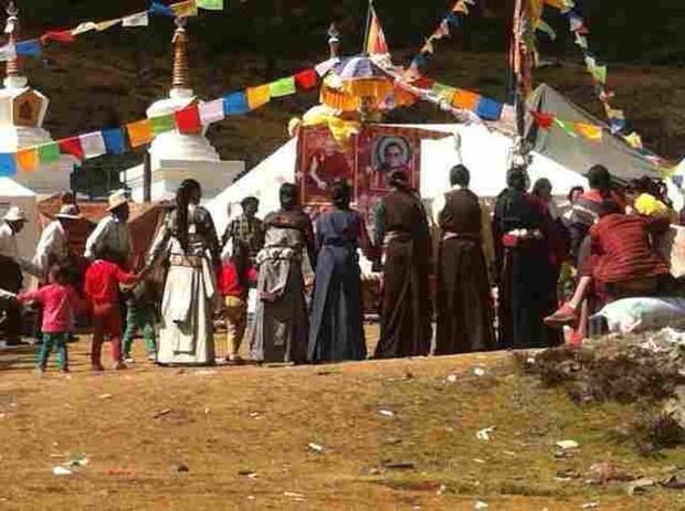 ལི་ཐང་ལ་སྤྲུལ་སྐུ་བསྟན་འཛིན་བདེ་ལེགས་རྗེས་སུ་དྲན་པའི་འདུ་འཛོམས་སྐབས། ༢༠༡༤།༡༠།༡༢