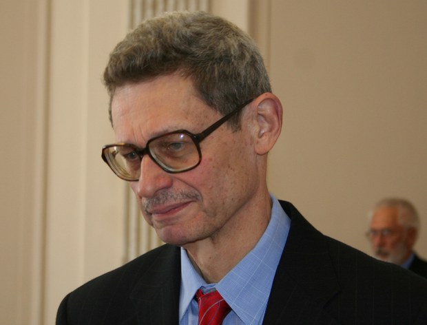 སྤྱི་ཁྱབ་རྩོམ་སྒྲིག་པ་སྐུ་ཞབས་Dan Southerlandལགས་ཀྱི་ཉེ་པར་ཞིག སྤྱི་ཁྱབ་རྩོམ་སྒྲིག་པ་སྐུ་ཞབས་Dan Southerlandལགས་ཀྱི་ཉེ་པར་ཞིག