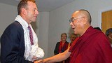 ཊོ་ནི་ཨེ་སྦོཊ་རྒྱལ་ཁ་ཐོབ་པ།