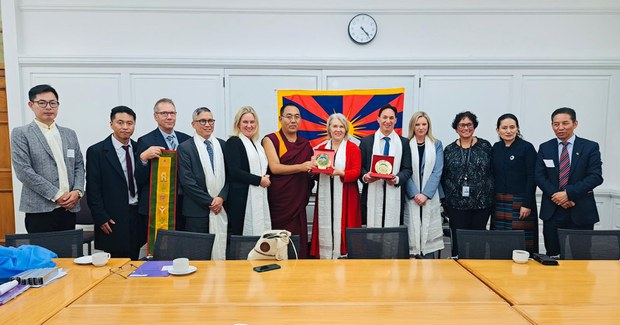 བོད་མི་མང་སྤྱི་འཐུས་ཚོགས་ཆུང་ནས་ནིའུ་ཛེ་ལན་ཌི་གྲོས་ཚོགས་འཐུས་མི་རྣམས་ལ་རྒྱ་ནག་གཞུང་གིས་བོད་ནང་མི་རིགས་རྩ་མེད་ཀྱི་སྲིད་བྱུས་སྤེལ་བཞིན་པའི་གནས་སྟངས་གསལ་སྟོན་གནང་ཡོད་པ།