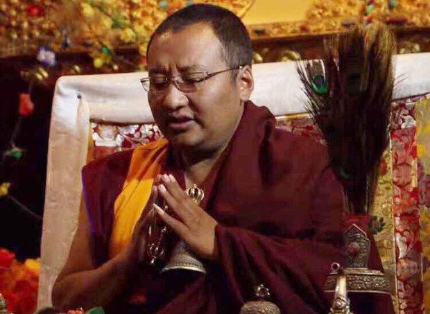 སྤྲུལ་སྐུ་བློ་བཟང་ལགས་རྒྱ་ནག་གཞུང་གིས་འཛིན་བཟུང་བྱས་པ། སྤྲུལ་སྐུ་བློ་བཟང་ལགས་རྒྱ་ནག་གཞུང་གིས་འཛིན་བཟུང་བྱས་པ།