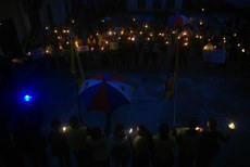 རྡ་སར་བོད་མི་ཚོས་ཧོང་ཀོང་མི་མང་ལ་གདུང་སེམས་མཉམ་སྐྱེད་ཀྱི་ལས་འགུལ་སྤེལ་བཞིན་པ། ༢༠༡༤།༡༠།༡