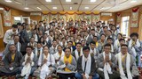 ༧གོང་ས་མཆོག་གིས་བོད་ཀྱི་གཞོན་ནུ་ལྷན་ཚོགས་ཀྱི་ཚོགས་ཆེན་ལ་བཅར་མཁན་ཡོངས་ལ་མཇལ་ཁ་བསྩལ་འདུག
