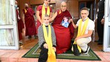 ༧གོང་ས་མཆོག་མཇལ་རྗེས་སེམས་སྡུག་ཇེ་ཆུང་དུ་འགྲོ་ཡི་འདུག་ཅེས། ཡུཀ་རེན་གྱི་བོད་དོན་རྒྱབ་སྐྱོར་བ་གཉིས་ཀྱིས་འགྲེལ་བརྗོད་གནང་བྱུང།