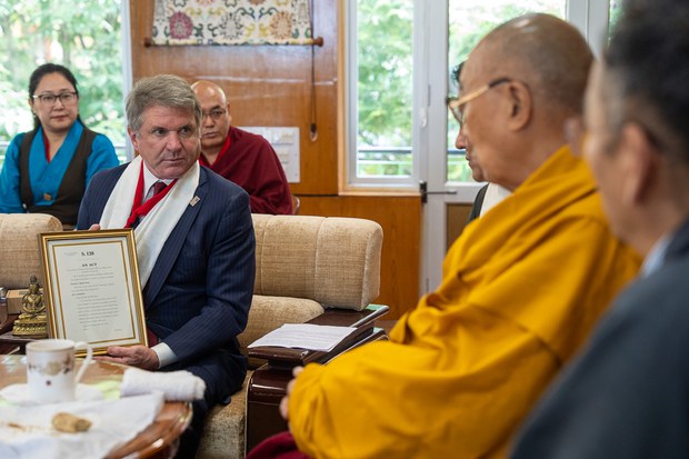 ཨ་མི་རི་ཀའི་གྲོས་ཚོགས་ཀྱི་སྐུ་ཚབ་ཚོགས་ཆུང་རྡ་རམ་ས་ལར་ཆེད་ཕེབས་གནང་བར་རྒྱ་ནག་གི་ཕྱོགས་ནས་རྣམ་པ་འདྲ་མིན་ཐོག་སྐྱོན་བརྗོད་བྱས་འདུག
