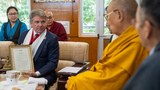 བོད་དོན་ཁྲིམས་ཡིག་ལ་སྲིད་འཛིན་གྱིས་མཚན་རྟགས་བསྐྱོན་པར་ཨ་རིའི་གྲོས་ཚོགས་འོག་མའི་ཕྱི་འབྲེལ་ལས་དོན་ཚོགས་ཆུང་གི་ཚོགས་གཙོས་དགའ་བསུ་ཞུས་འདུག