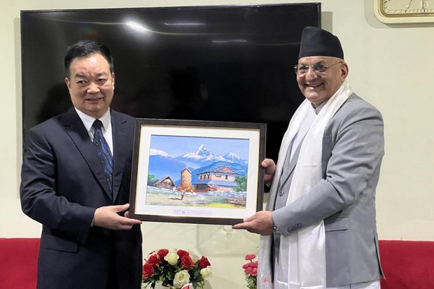 ཝང་ཅུན་ཀྲེང་བལ་ཡུལ་དུ་ཕྱིན་པ་ནི་རྒྱ་ནག་གིས་བལ་ཡོད་ནང་དམར་ཤོག་གི་སྟོབས་ཤུགས་སྲ་བརྟན་ཡོང་རྒྱུའི་ཐབས་བྱུས་ཤིག་ཀྱང་ཡིན་པ་ཉམས་ཞིབ་པས་བརྗོད་བྱུང་། ཝང་ཅུན་ཀྲེང་བལ་ཡུལ་དུ་ཕྱིན་པ་ནི་རྒྱ་ནག་གིས་བལ་ཡོད་ནང་དམར་ཤོག་གི་སྟོབས་ཤུགས་སྲ་བརྟན་ཡོང་རྒྱུའི་ཐབས་བྱུས་ཤིག་ཀྱང་ཡིན་པ་ཉམས་ཞིབ་པས་བརྗོད་བྱུང་།