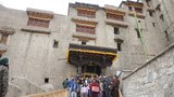 རྒྱ་གར་ལ་དྭགས་ཡུལ་དུ་འཛམ་གླིང་ནོར་སྐལ་ཉིན་མོ་སྲུང་བརྩི་གནང་འདུག