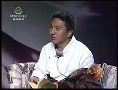 རྩོམ་པ་པོ་ཁ་བ་སྙིང་ལྕགས་དང་རྩམ་ཆོས་འབུ་མེ་ལྕེབས།