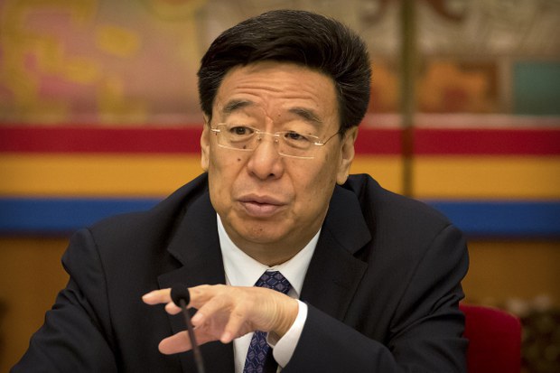 དམར་ཤོག་དྲུང་ཆེ་ཟུར་པ་ཝུའུ་གཡིང་ཇེ་ལ་ཁྲིམས་བཤེར་བྱེད་བཞིན་པར་བོད་མི་ཚོས་དྲ་ལམ་ཁག་ཏུ་དགའ་བསུ་ཤུགས་ཆེན་བྱེད་བཞིན་འདུག དམར་ཤོག་དྲུང་ཆེ་ཟུར་པ་ཝུའུ་གཡིང་ཇེ་ལ་ཁྲིམས་བཤེར་བྱེད་བཞིན་པར་བོད་མི་ཚོས་དྲ་ལམ་ཁག་ཏུ་དགའ་བསུ་ཤུགས་ཆེན་བྱེད་བཞིན་འདུག