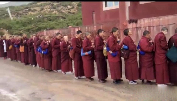 ཡ་ཆེན་སྒར་གྱི་གྲྭ་བཙུན་ཁག་གཅིག ༼ཟླ་ཤེས་མི་གསལ