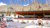 ལ་དྭགས་ས་གནས་སུ་དབྱར་ཆོས་ཆེན་མོའི་ཕན་རླབས།