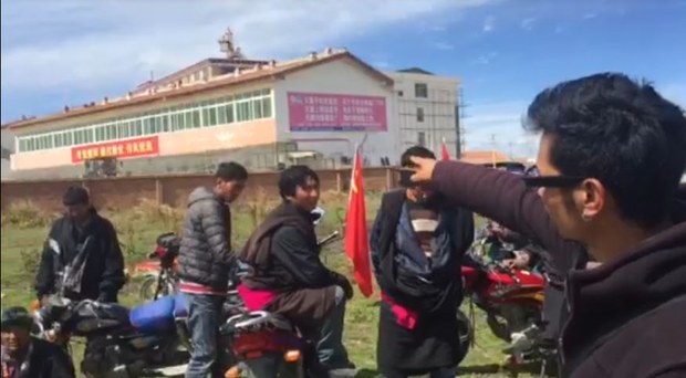 མཛོད་དགེ་ཐང་སྐོར་གྱི་རྩ་སའི་གནད་དོན་ཆེད་ཞུ་འབོད་ངོ་རྒོལ་གནང་བཞིན་པ། ༢༠༡༥།༡༠