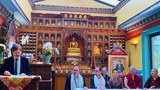 བཀའ་བརྒྱུད་བསམ་ཡང་རྫོང་དབུ་བརྙེས་ནས་ལོ་ངོ་༤༥འཁོར་བའི་དུས་དྲན་ཐོག་བེལ་ཇམ་གྱི་སྲིད་བློན་གཞོན་པ་ཕེབས་ཡོད་པ།