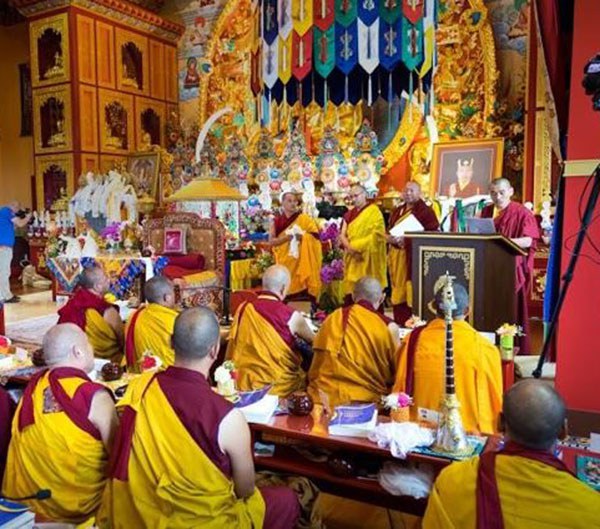 བྱང་ཨ་རིའི་བཀའ་བརྒྱུད་སྨོན་ལམ་ཆེན་མོ། བྱང་ཨ་རིའི་བཀའ་བརྒྱུད་སྨོན་ལམ་ཆེན་མོ།