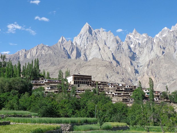 བྷལ་ཏི་མི་རིགས་ཀྱི་ལོ་རྒྱུས།