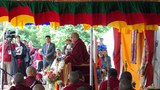 ནིའུ་ཡོག་ཏུ་མངའ་རིས་དར་ཆེན་སྐུ་བཞེངས།