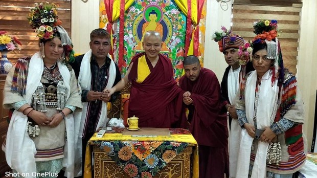 གདན་ས་ཁག་དང་ལ་དྭཊ་དད་ལྡན་པའི་དབར་འབྲེལ་མཐུད་འཕེལ་རྒྱས། གདན་ས་ཁག་དང་ལ་དྭཊ་དད་ལྡན་པའི་དབར་འབྲེལ་མཐུད་འཕེལ་རྒྱས།