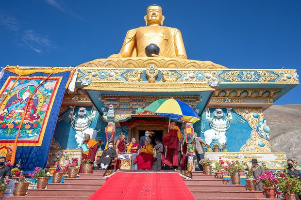 ལ་དྭགས་ཏོག་གི་སྟོན་པའི་སྐུ་བརྙན།