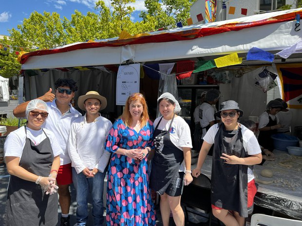 ཨོས་ཊེ་ལི་ཡའི་རྒྱལ་ཡོངས་དུས་སྟོན་ནང་བོད་མི་ཚོས་མཉམ་ཞུགས་གནང་ཡོད་པ། ཨོས་ཊེ་ལི་ཡའི་རྒྱལ་ཡོངས་དུས་སྟོན་ནང་བོད་མི་ཚོས་མཉམ་ཞུགས་གནང་ཡོད་པ།