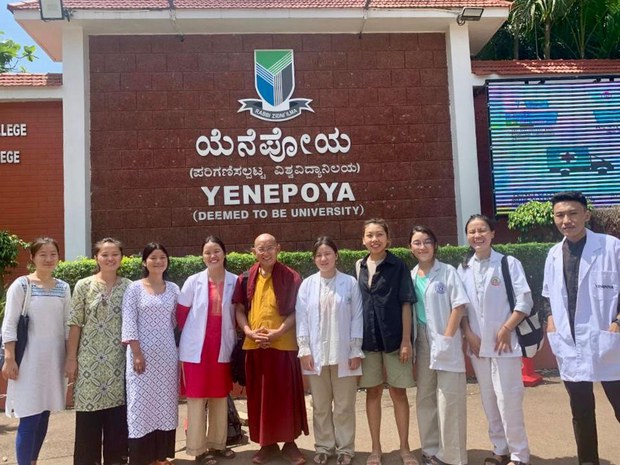 བོད་ཕྲུག་གི་ཤེས་ཡོན་སོགས་ལ་དཔལ་འབྱོར་གྱི་རོགས་སྐྱོར།