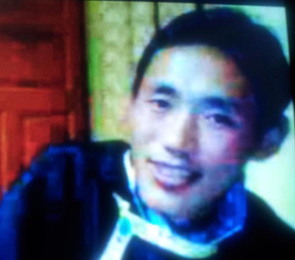 གྷོ་པལ་པུར་སློབ་ཕྲུག་བུ་མོ་ཞིག་ལ་བཙན་གཡེམ། གྷོ་པལ་པུར་སློབ་ཕྲུག་བུ་མོ་ཞིག་ལ་བཙན་གཡེམ།