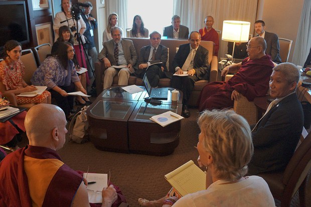 ཆོས་ལུགས་ལ་མ་བརྟེན་པའི་སྤྱོད་བཟང་སློབ་ཁྲིད། ཆོས་ལུགས་ལ་མ་བརྟེན་པའི་སྤྱོད་བཟང་སློབ་ཁྲིད།