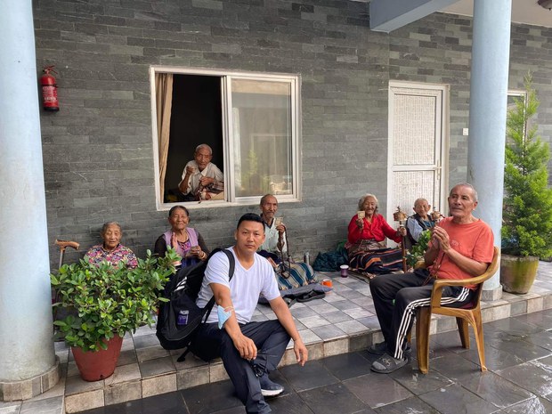 གཞན་ཕན་ལས་དོན་སྒྲུབ་མཁན་དོན་གྲུབ་རྡོ་རྗེ།