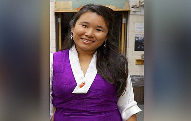  སློབ་གྲྭ་ཆེན་མོའི་ནང་སློབ་བཞུགས་གནང་རྒྱུར་ལམ་སྟོན་དང་རོགས་རམ་གནང་སྟངས།