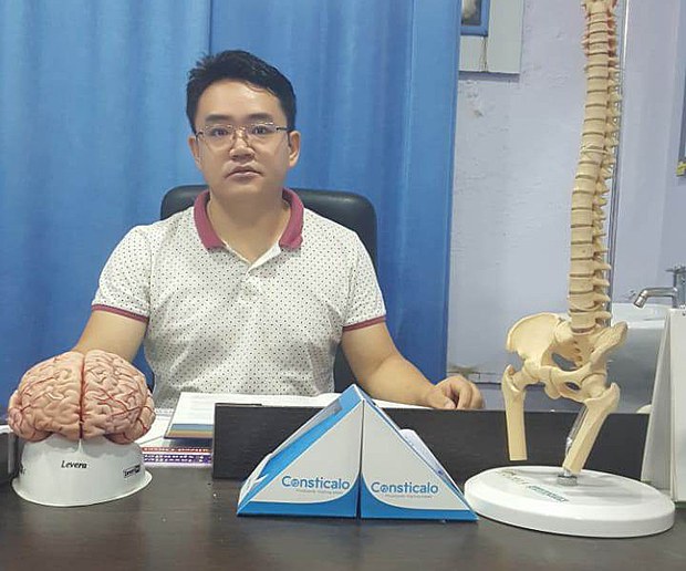 སྨན་པ་བསྟན་འཛིན་འགྱུར་མེད་ལགས་ཀྱིས་ཀླད་པའི་ནད་གཞི་སྐོར་ངོ་སྤྲོད་གནང་བ། སྨན་པ་བསྟན་འཛིན་འགྱུར་མེད་ལགས་ཀྱིས་ཀླད་པའི་ནད་གཞི་སྐོར་ངོ་སྤྲོད་གནང་བ།