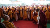 ལེགས་སྦྱར་དང་པཱ་ལི་ཆོས་བརྒྱུད་འཛིན་པའི་དགེ་འདུན་པའི་དབར་བགྲོ་གླེང་།