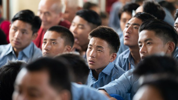 སློབ་ཕྲུག་ཚོར་སོ་སོའི་རྣམ་དཔྱོད་དང་བསྟུན་ནས་སློབ་ཚན་དང་འཚོ་བའི་མདུན་ལམ་འདམ་ག་བྱ་རྒྱུའི་གོ་སྐབས་སྤྲོད་དགོས་པ་གལ་ཆེ། སློབ་ཕྲུག་ཚོར་སོ་སོའི་རྣམ་དཔྱོད་དང་བསྟུན་ནས་སློབ་ཚན་དང་འཚོ་བའི་མདུན་ལམ་འདམ་ག་བྱ་རྒྱུའི་གོ་སྐབས་སྤྲོད་དགོས་པ་གལ་ཆེ།
