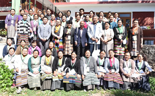 བོད་མིའི་སྒྲིག་འཛུགས་ནས་ཁྱིམ་ཚང་ཨ་མར་རྩོད་རྙོག་འདུམ་སྒྲིག་གི་ཟབ་སྦྱོང་གནང་བ། བོད་མིའི་སྒྲིག་འཛུགས་ནས་ཁྱིམ་ཚང་ཨ་མར་རྩོད་རྙོག་འདུམ་སྒྲིག་གི་ཟབ་སྦྱོང་གནང་བ།