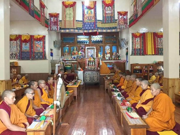དགེ་ལྡན་ཆོས་གླིང་བཙུན་དགོན་གྱི་བཙུན་མའི་འཕྲོད་བསྟེན།