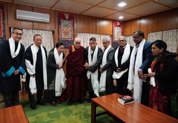 གངས་ལྗོངས་དཔལ་འབྱོར་ཞབས་ཞུ་ཁང་།
