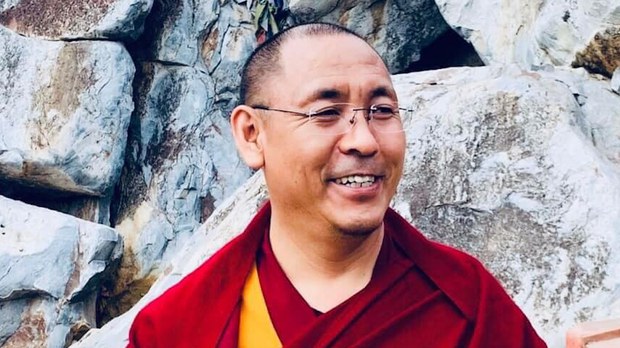 སེར་བྱེས་ཏྲེ་ཧོར་དགེ་བཤེས་ལྷ་རམས་པ་འཆི་མེད་ཚེ་རིང་ལགས་དགོངས་རྫོགས་ཏེ་ཉིན་བཞིའི་རིང་ཐུགས་དམ་བཞུགས་ཡོད་པ། སེར་བྱེས་ཏྲེ་ཧོར་དགེ་བཤེས་ལྷ་རམས་པ་འཆི་མེད་ཚེ་རིང་ལགས་དགོངས་རྫོགས་ཏེ་ཉིན་བཞིའི་རིང་ཐུགས་དམ་བཞུགས་ཡོད་པ།