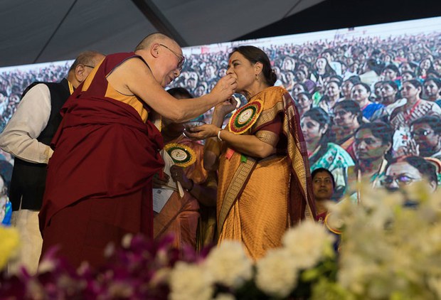 འཛམ་གླིང་ནང་ཞི་བདེ་ཡོང་ཆེད་བུད་མེད་འགོ་ཁྲིད་མང་ཙམ་དགོས། འཛམ་གླིང་ནང་ཞི་བདེ་ཡོང་ཆེད་བུད་མེད་འགོ་ཁྲིད་མང་ཙམ་དགོས།