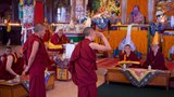 དགེ་བཤེས་མར་ཕྱག་འཁྱེར་མཚན་རྟགས་བསྩལ་རྒྱུ།