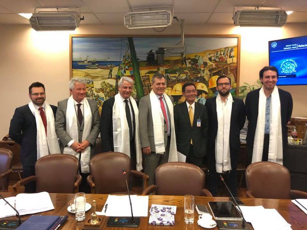 ལྷ་ཨ་མི་རི་ཀའི་ནང་ཆོས་ལུགས་དང་མ་འབྲེལ་བའི་བཟང་སྤྱོད་ཐད་ངོ་སྤྲོད་གང་འདྲ་བྱུང་མིན། ལྷ་ཨ་མི་རི་ཀའི་ནང་ཆོས་ལུགས་དང་མ་འབྲེལ་བའི་བཟང་སྤྱོད་ཐད་ངོ་སྤྲོད་གང་འདྲ་བྱུང་མིན།