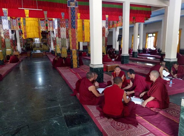 བྱམས་ཆོས་དང་རིགས་ཚོགས་དགུན་ཆོས་ཆེན་མོ། བྱམས་ཆོས་དང་རིགས་ཚོགས་དགུན་ཆོས་ཆེན་མོ།