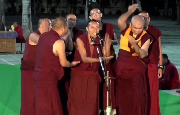 འཇང་དགུན་ཆོས་ཞེས་པའི་ཆོས་ཐོག་འདི་ཐོག་མ་ཅི་ལྟར་དར་ཚུལ།