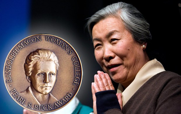 ཨ་རིའི་མཐོ་སློབ་ཅིག་གིས་༧སྐུའི་གཅུང་མོ་བཀའ་ཟུར་རྗེ་བཙུན་པདྨ་མ་མཆོག་ལ་གཟེངས་རྟགས་འབུལ་རྒྱུ། ཨ་རིའི་མཐོ་སློབ་ཅིག་གིས་༧སྐུའི་གཅུང་མོ་བཀའ་ཟུར་རྗེ་བཙུན་པདྨ་མ་མཆོག་ལ་གཟེངས་རྟགས་འབུལ་རྒྱུ།