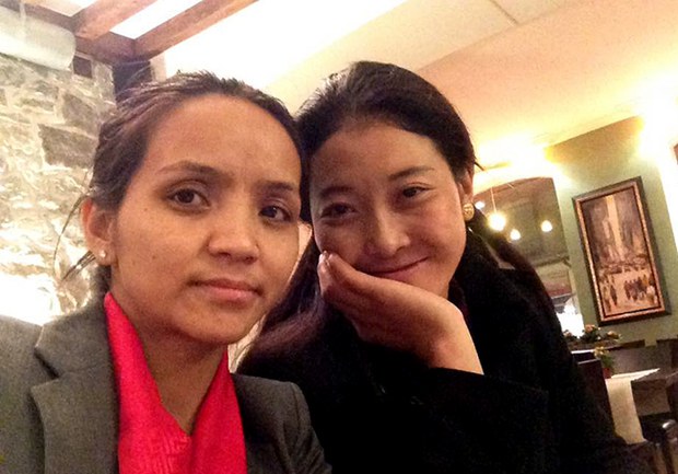 སྐལ་ལྡན་མཚོ་མོ་ལགས་སུ་ཡོ་རོབ་སྐོར་བསྐྱོད་སྐོར་བཅར་འདྲི།