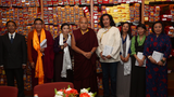 བོད་ཀྱི་སྙན་ངག་མཁན་ཁག་ཅིག་གིས་སྙན་ངག་གྱེར་འདོན་གནང་ཡོད་པ།