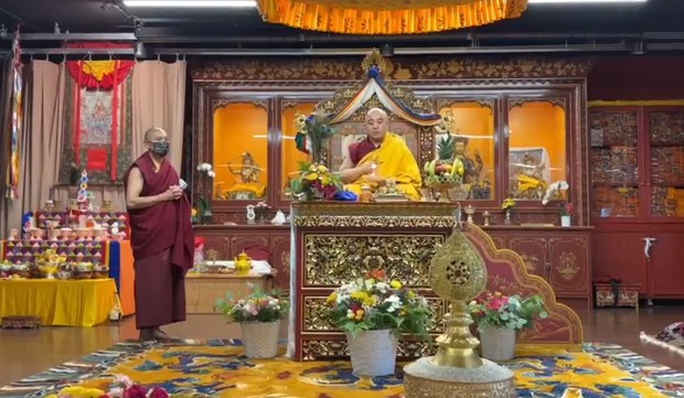 སྐྱབས་རྗེ་ནམ་མཁའི་རྙིང་པོ་རིན་པོ་ཆེ་མཆོག་གིས་ཚེ་དབང་སྩལ་བ།