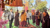 ༸སྐྱབས་རྗེ་གླིང་མཆོག་སྤྲུལ་རིན་པོ་ཆེ་མཆོག་ནས་བན་དྷ་རཱ་ནོར་རྒྱས་གླིང་གཞིས་ཆགས་སུ་མཛད་འཕྲིན་སྐྱོང་བཞིན་པ།