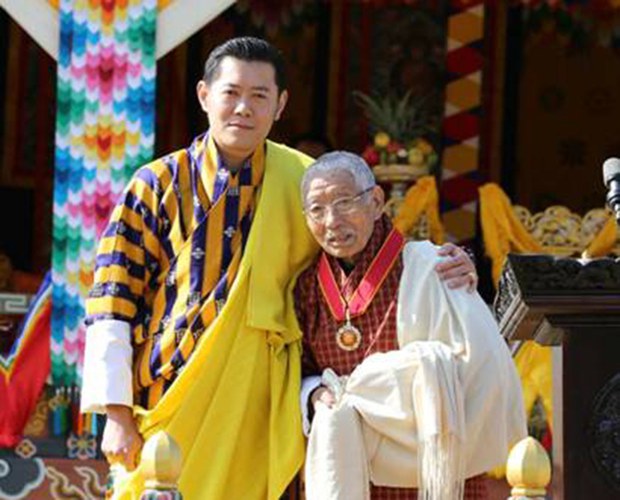 སློབ་དཔོན་ཤེས་རབ་འབྱོར་ལྡན་ལ་འབྲུག་གི་ཐུགས་སྲས་རྟགས་མ། སློབ་དཔོན་ཤེས་རབ་འབྱོར་ལྡན་ལ་འབྲུག་གི་ཐུགས་སྲས་རྟགས་མ།
