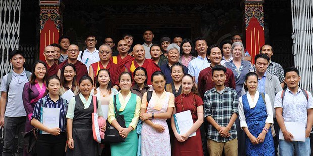 རྡ་ས་བོད་ཀྱི་དཔེ་མཛོད་ཁང་གིས་རྩོམ་སྒྱུར་ཟབ་སྦྱོང་།
