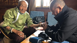 མཐའ་ཁོབ་ས་ཁུལ་དུ་སྨན་སྦྱིན་སྐོར་བསྐྱོད།